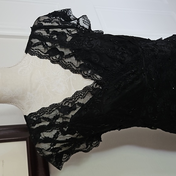 Cocktail Dress, perfect for wedding guest or formal dinning. - Picture 3 of 4